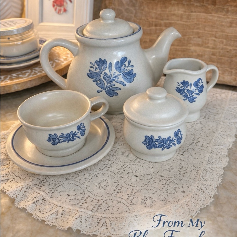 Pfaltzgraff White and Blue Floral Serveware Collection - Picture 3 of 11